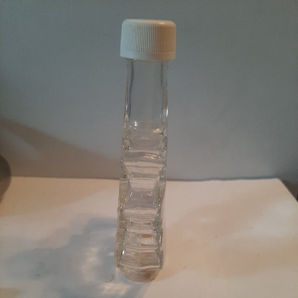 Canadian Maple Leaf Shape Clear Glass Syrup Bottle with Lid Embossed Empty - Picture 6 of 7